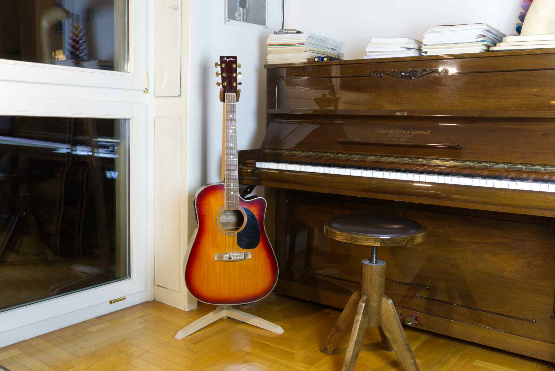 Guitar-Stand-ambiente
